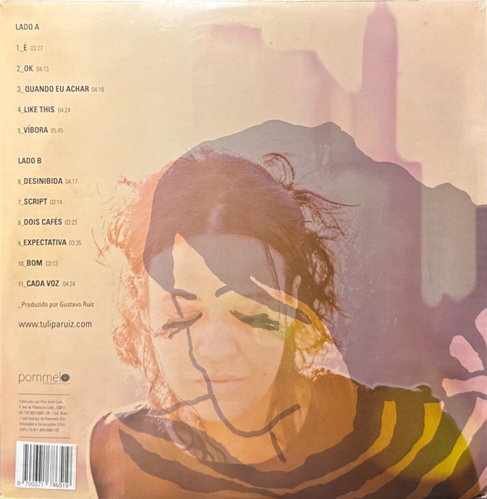 Tulipa Ruiz - Tudo Tanto encarte