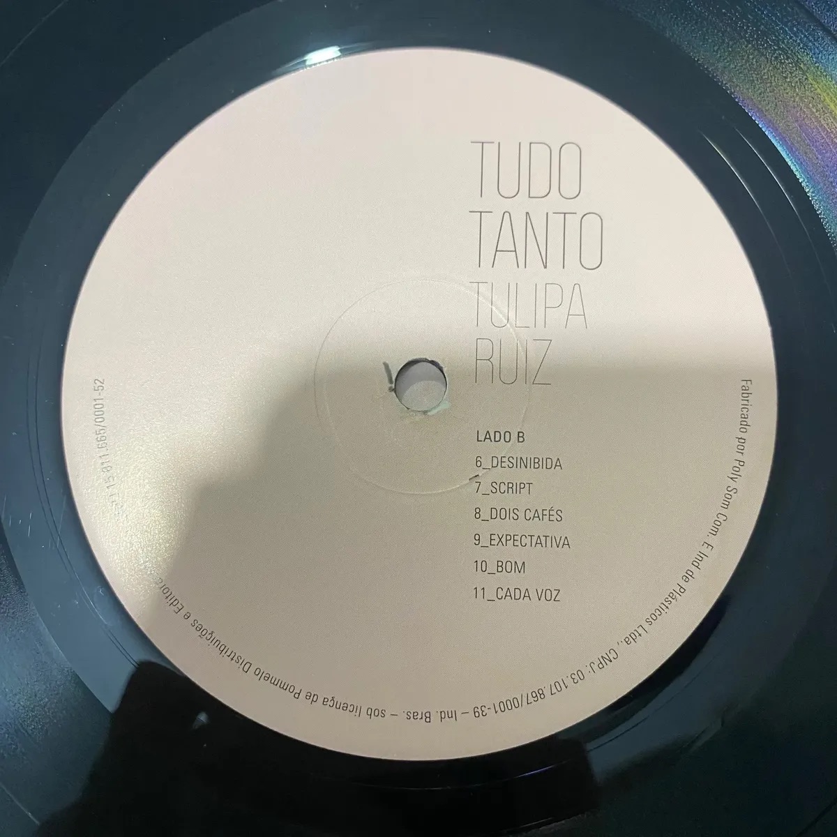 Tulipa Ruiz - Tudo Tanto encarte